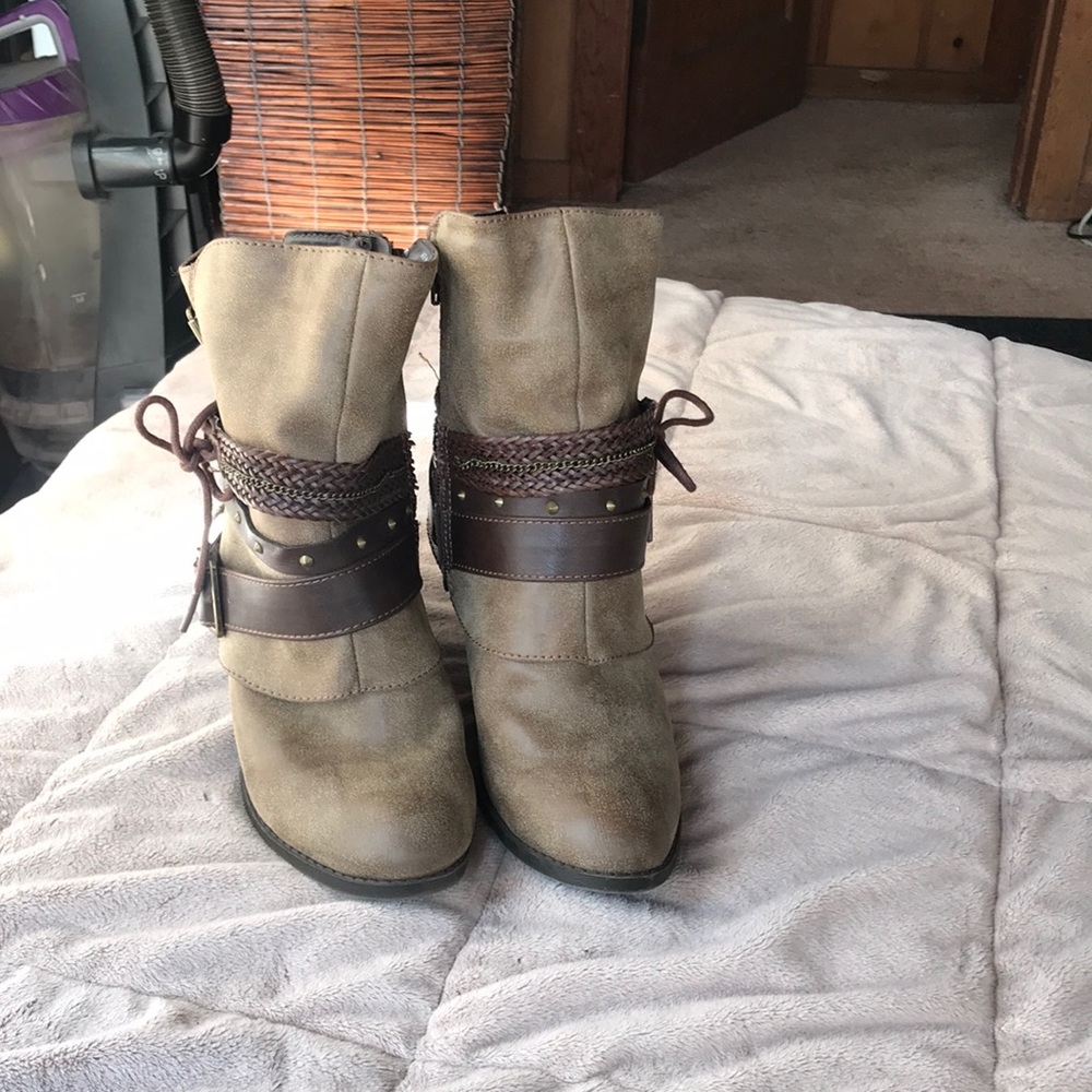 Cute ankle boots!